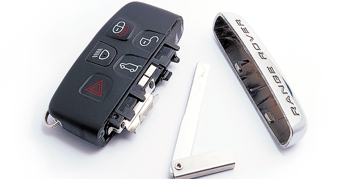 VW Golf 8 Notentriegelung , Schlüssel geht nicht , Notstart Motor mit  leerer Schlüsselbatterie 